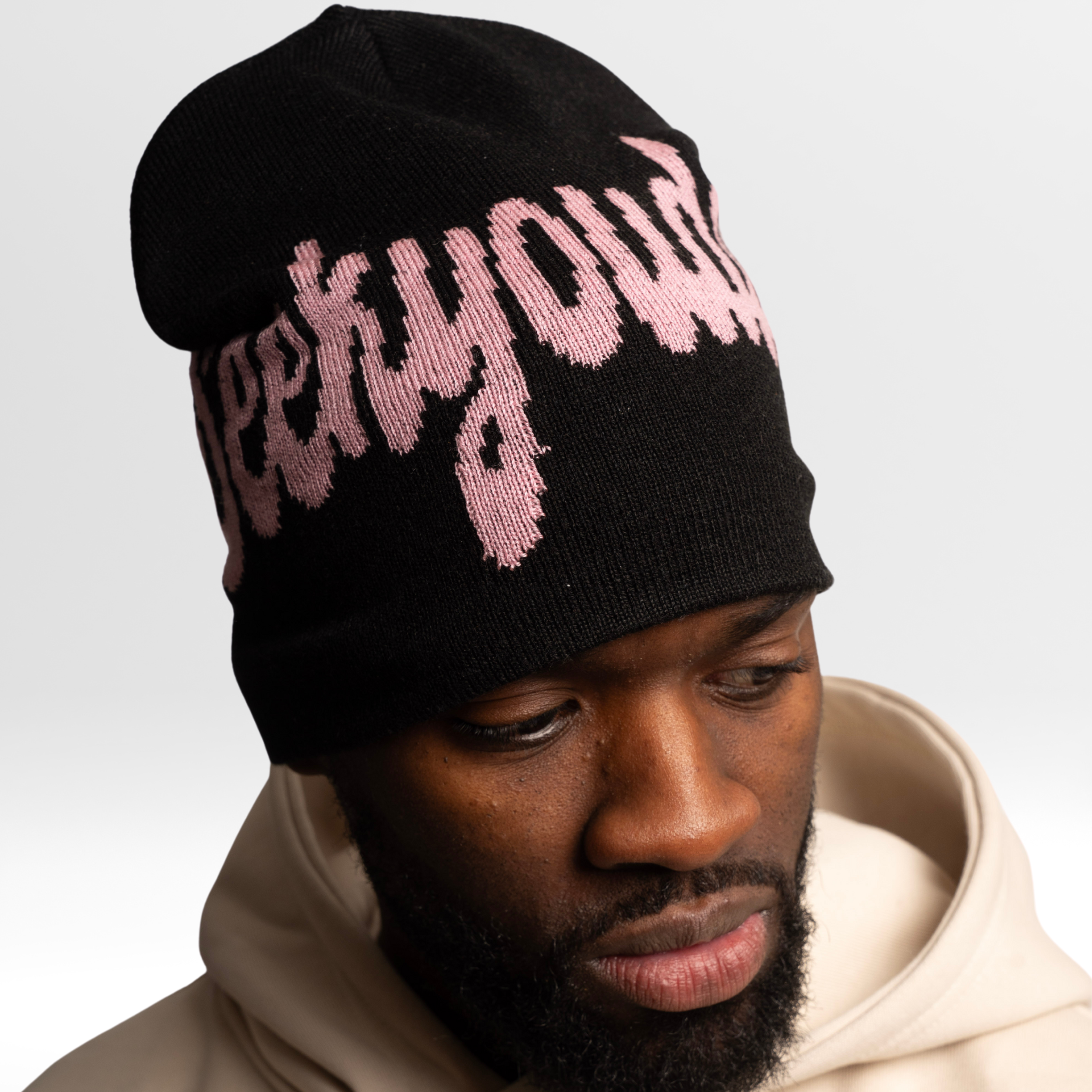 SUNDAYOFFCLUB Kaleidoscopic Arrow Logo Jacquard Beanie送料込 ☆SUNDAYOFFCLUB☆Kaleidoscopic Arrow Logo Jacquard Beanie